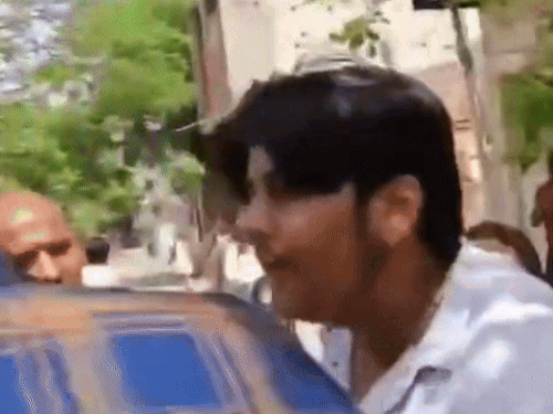 ਮੁਲਜ਼ਮਾਂ ਨੇ ਪੁਲਿਸ ਮੁਲਾਜ਼ਮ ਨੂੰ ਧਮਕੀ ਦਿੱਤੀ.