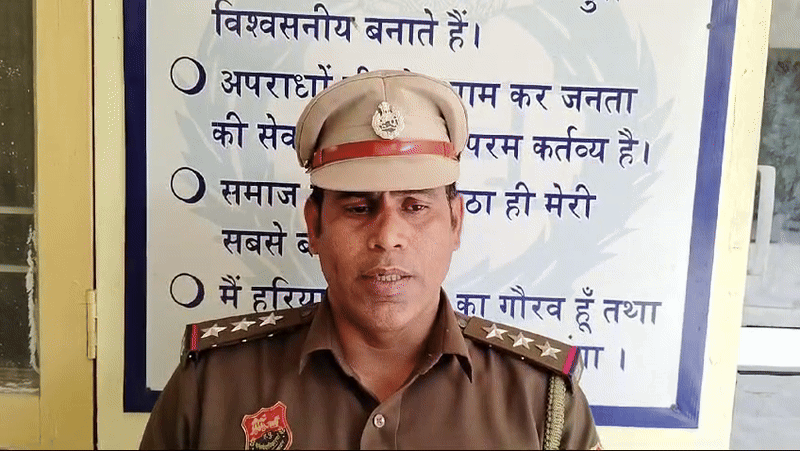 जानकारी देते पुन्हाना थाना प्रभारी जशवीर सिंह।