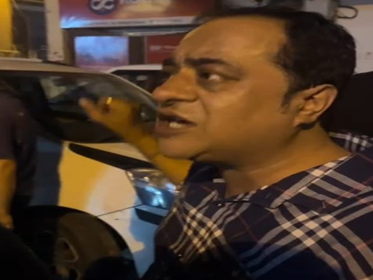 स्कूटी को टक्कर मारने वाला कार ड्राइवर।