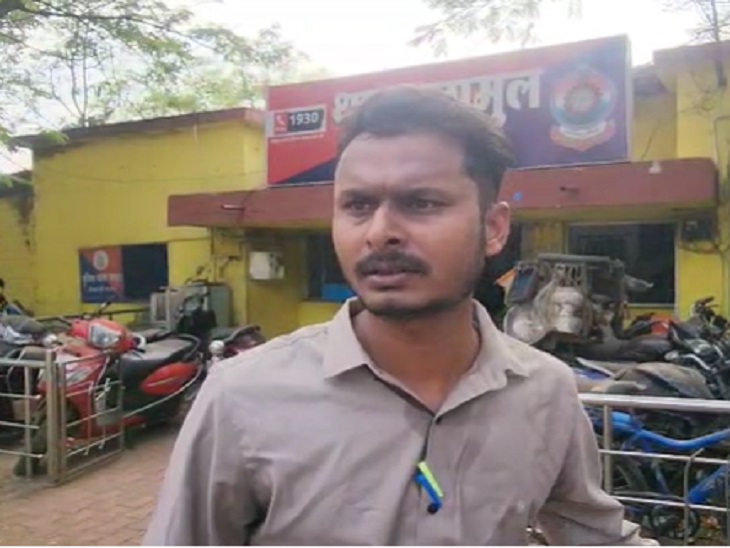 पीड़ित टिकेश साहू, जिसे किडनैप कर मारपीट की गई थी।