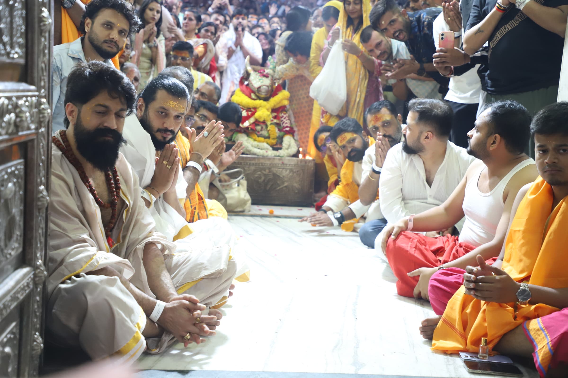 Actor Yash: रॉकिंग स्टार यश ने महाकालेश्वर मंदिर में टेका माथा, जल्द शुरू करेंगे 'रामायण पार्ट 1' की शूटिंग... 2 whatsapp image 2025 04 21 at 64507 am 1 1745199668