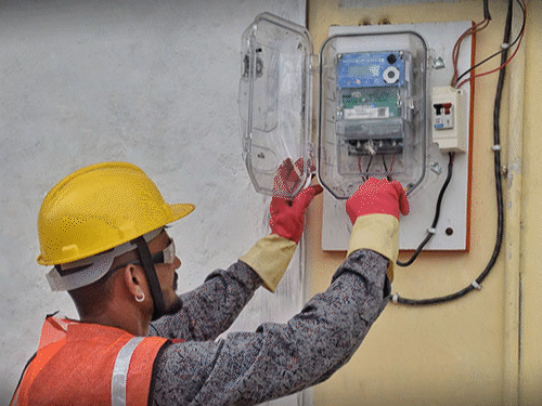 UP Smart Electric Prepaid Meter Reading Controversy | Bijli Chori