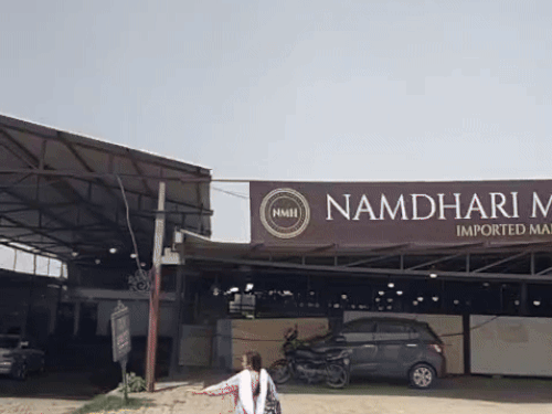 चंडीगढ़ स्थित धनास की मार्बल मार्केट। - Dainik Bhaskar