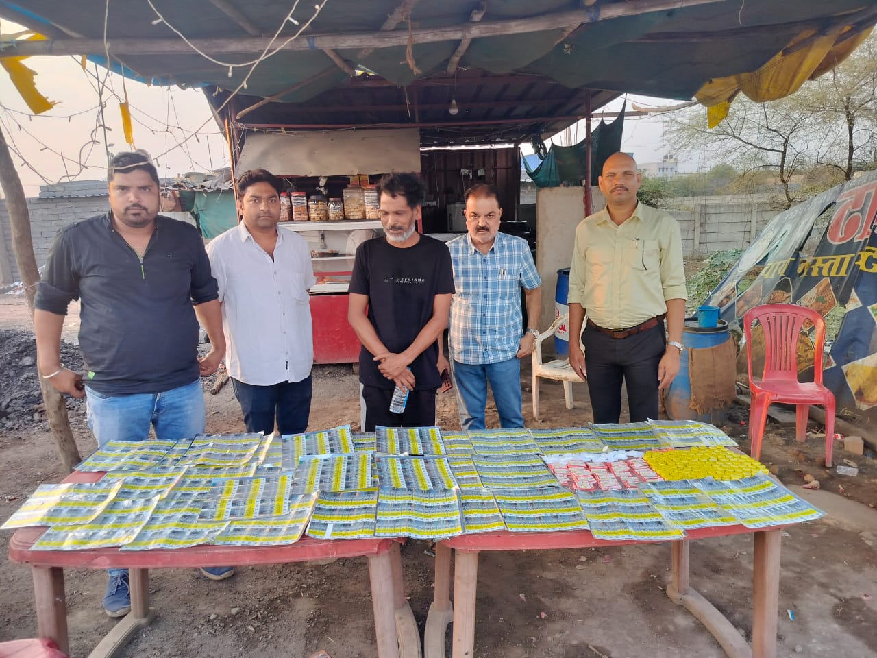 ढाबा मालिक संकट मोचन सिंह, जिसे नकली होलोग्राम के साथ पकड़ा गया।