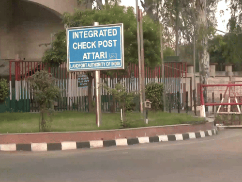 अमृतसर के अटारी बॉर्डर पर बनी इंटीग्रेटेड चेक पोस्ट। - Dainik Bhaskar