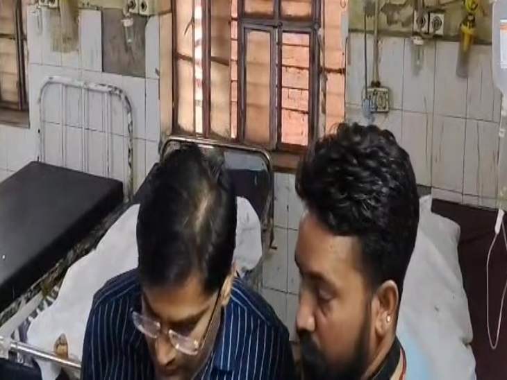 मृतकों के शवों को सरमथुरा अस्पताल की मॉर्च्युरी में रखवाए गए हैं।