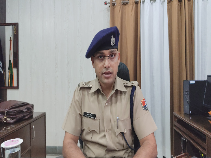 ग्रामीण एसपी सुजीत शंकर ने बताया कि भील समाज के व्यक्ति की शिकायत पर जॉय मैथ्यू के खिलाफ धारा 299,351(2) बीएनएस व 3(1)(t),(va) sc st act में मामला दर्ज किया है।