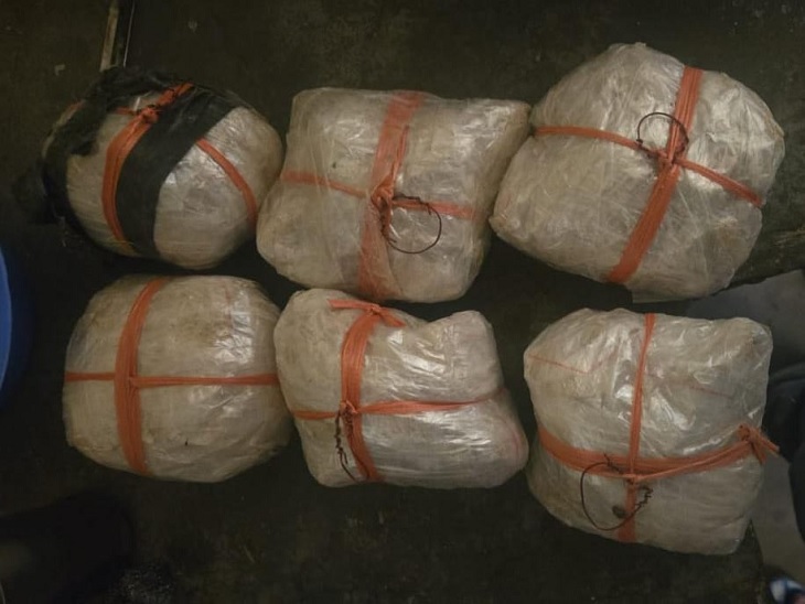 आरोपी से जब्त हेरोइन की खेप। - Dainik Bhaskar