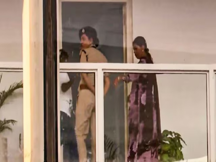 बीती शाम चंडीगढ़ पहुंची पूरनम शॉ की पत्नी रजनी। - Dainik Bhaskar