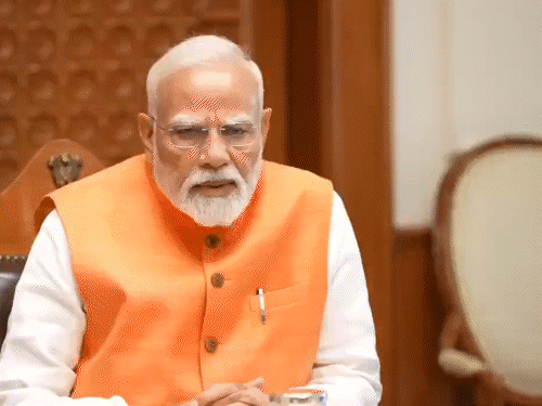 PM आवास पर हुई बैठक में रक्षा मंत्री राजनाथ सिंह, NSA, CDS और तीनों सेनाओं के प्रमुख मौजूद रहे।
