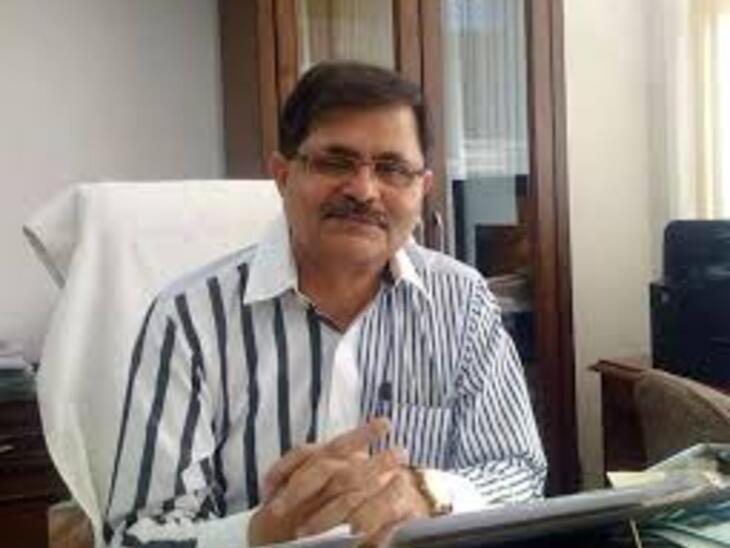 पूर्व IAS अधिकारी प्रदीप कासनी, जिनका 70 बार ट्रांसफर किया गया।