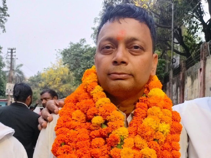 कोषाध्यक्ष पद पर दीपक सिंह जीते। - Dainik Bhaskar