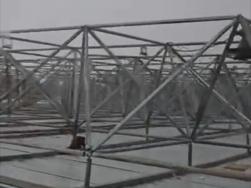 सिमगा में आंधी-तूफान से पूरा टोल प्लाजा ही तहस-नहस होकर सड़क पर गिर गया।