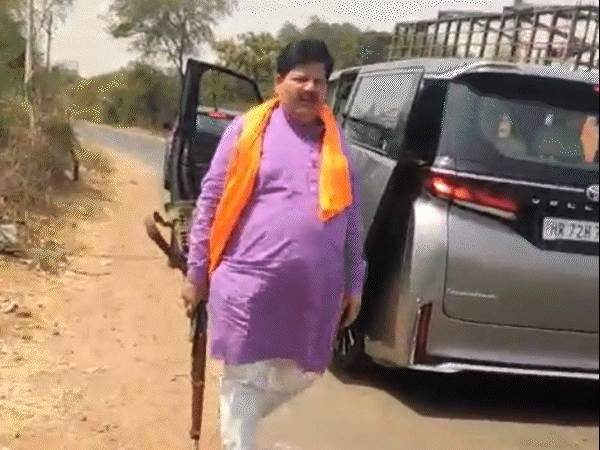विधायक शर्मा ने बदमाशों को ललकारा।