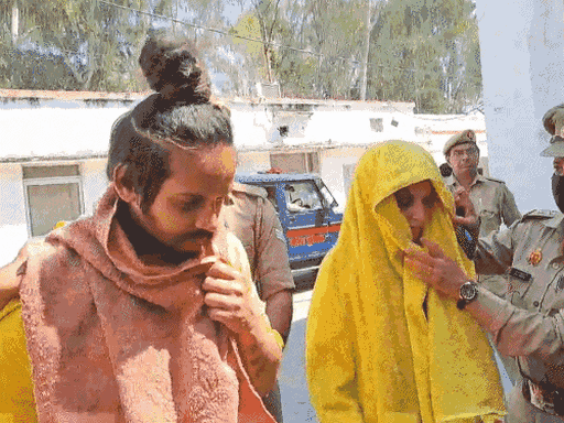 यह तस्वीर 18 मार्च की है। जब पुलिस मुस्कान और साहिल को सामने लेकर आई थी।