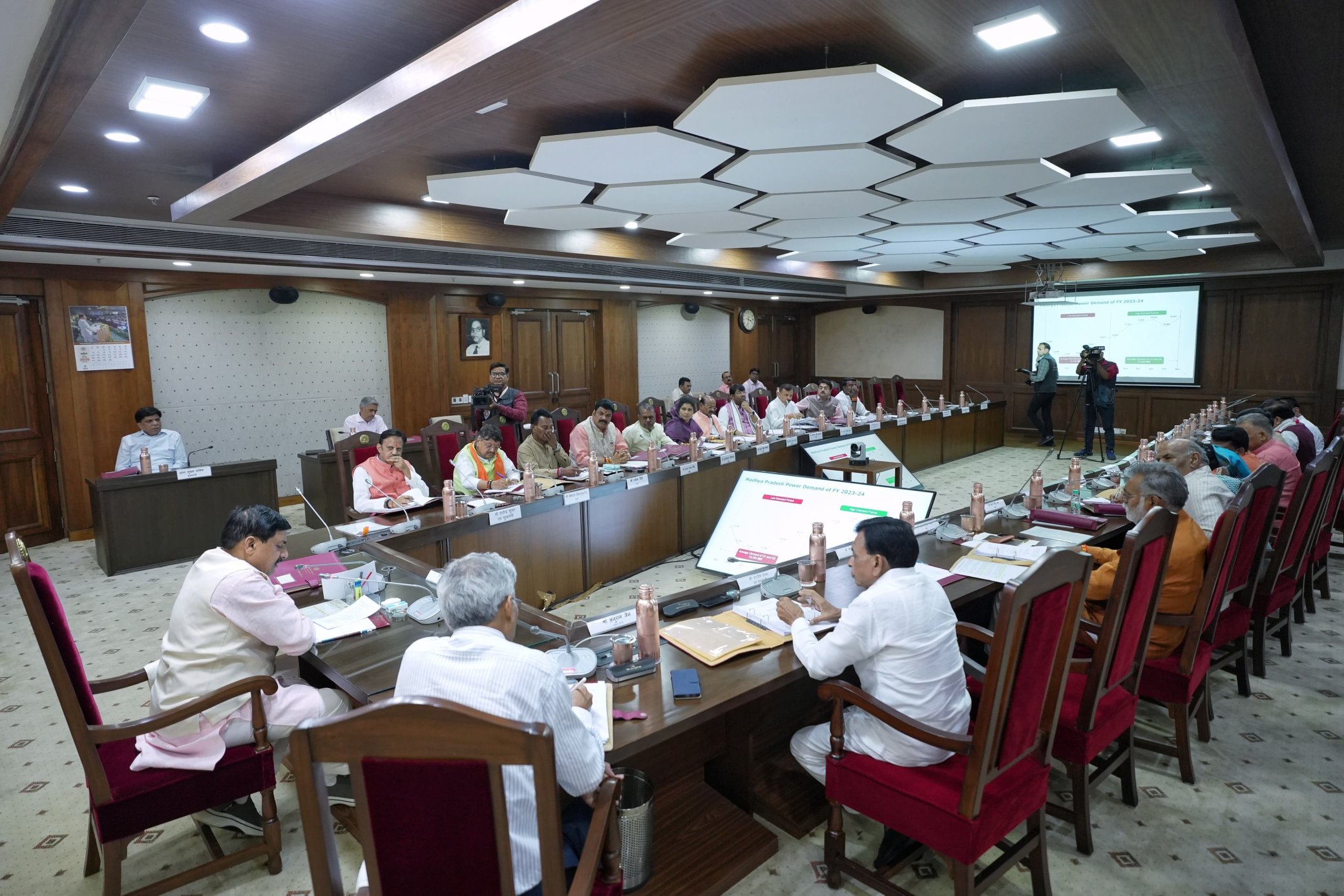 तबादला नीति-2025 को मंगलवार को डॉ. मोहन यादव कैबिनेट ने बैठक में मंजूरी दी थी।