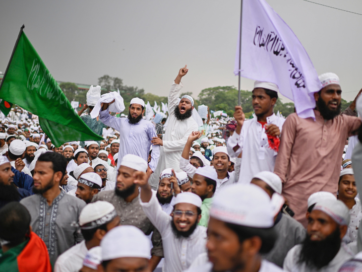 हिफाजत-ए-इस्लाम का आरोप है कि यूनुस सरकार महिला आयोग सिफारिशों को लागू कर रही है, जो कि इस्लाम विरोधी हैं। - Dainik Bhaskar