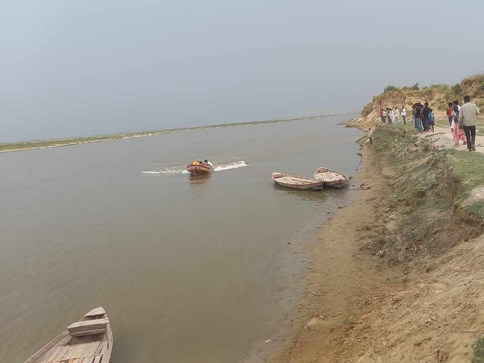 Three friends drowned while bathing in the Ganges
