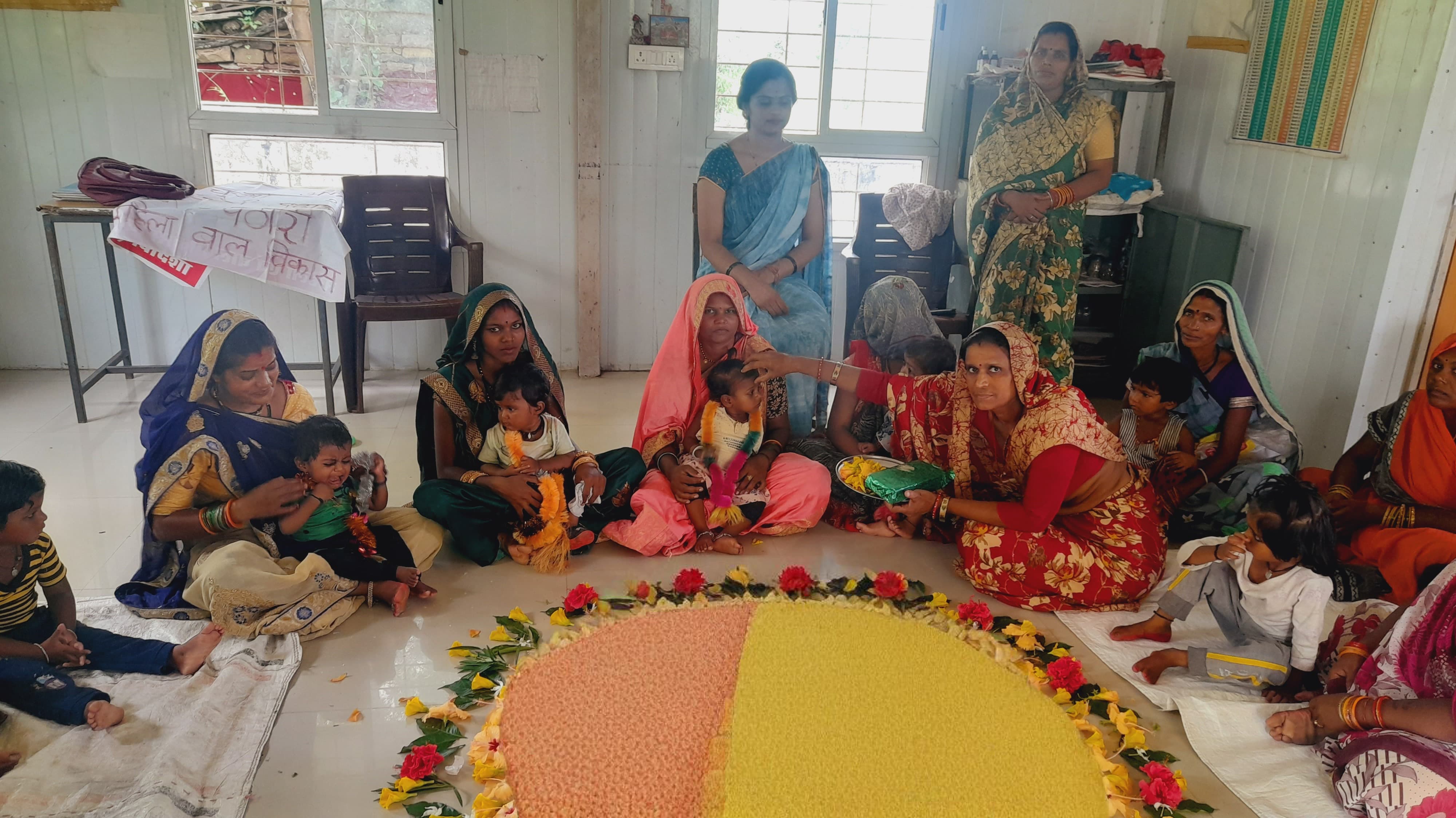 Tree Planting Rangoli Rangoli gave the message of save water and plant trees | रंगोली से दिया ...