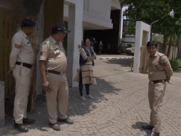 NCW टीम ने रविवार को SIT अफसरों को तलब कर केस से जुड़ी जानकारी ली थी।