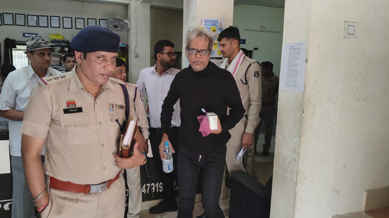 आरोपी डॉक्टर से पूछताछ करने दमोह से लाई थी पुलिस।