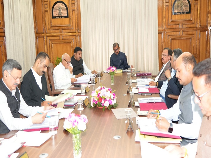 Chief Minister and Minister present in cabinet meeting