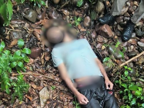 लवकेश का शव नाली और पुलिस में मौजूद था।