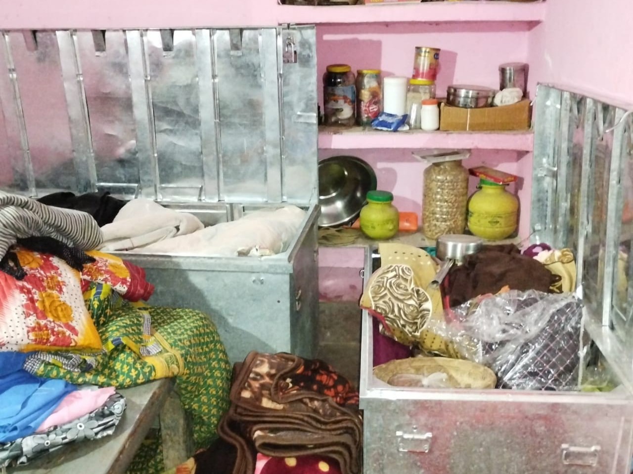 Jewellery and cash worth Rs 2 lakh stolen in Duddhi | दुद्धी में 2 लाख ...