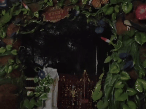 राज भवन में ब्लैक आउट रखकर लोगों को जागरूक किया गया।