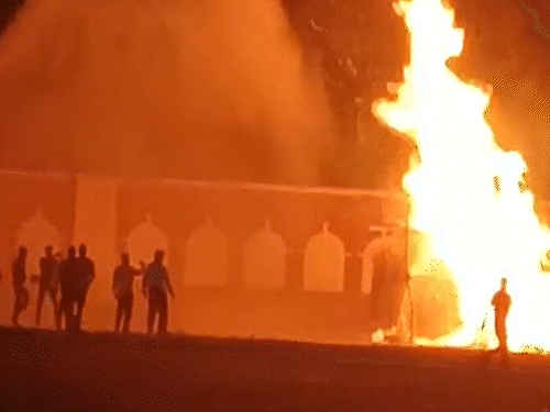 मॉक ड्रिल के दौरान पुलिस लाइन में बमबारी की गई।