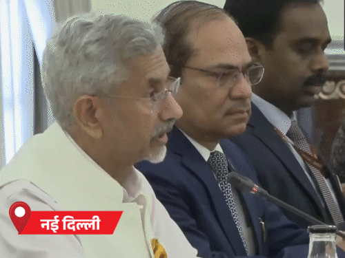 नई दिल्ली में ईरान के साथ मीटिंग के दौरान विदेश मंत्री एस जयशंकर और अमृतसर में मिले रॉकेट। - Dainik Bhaskar