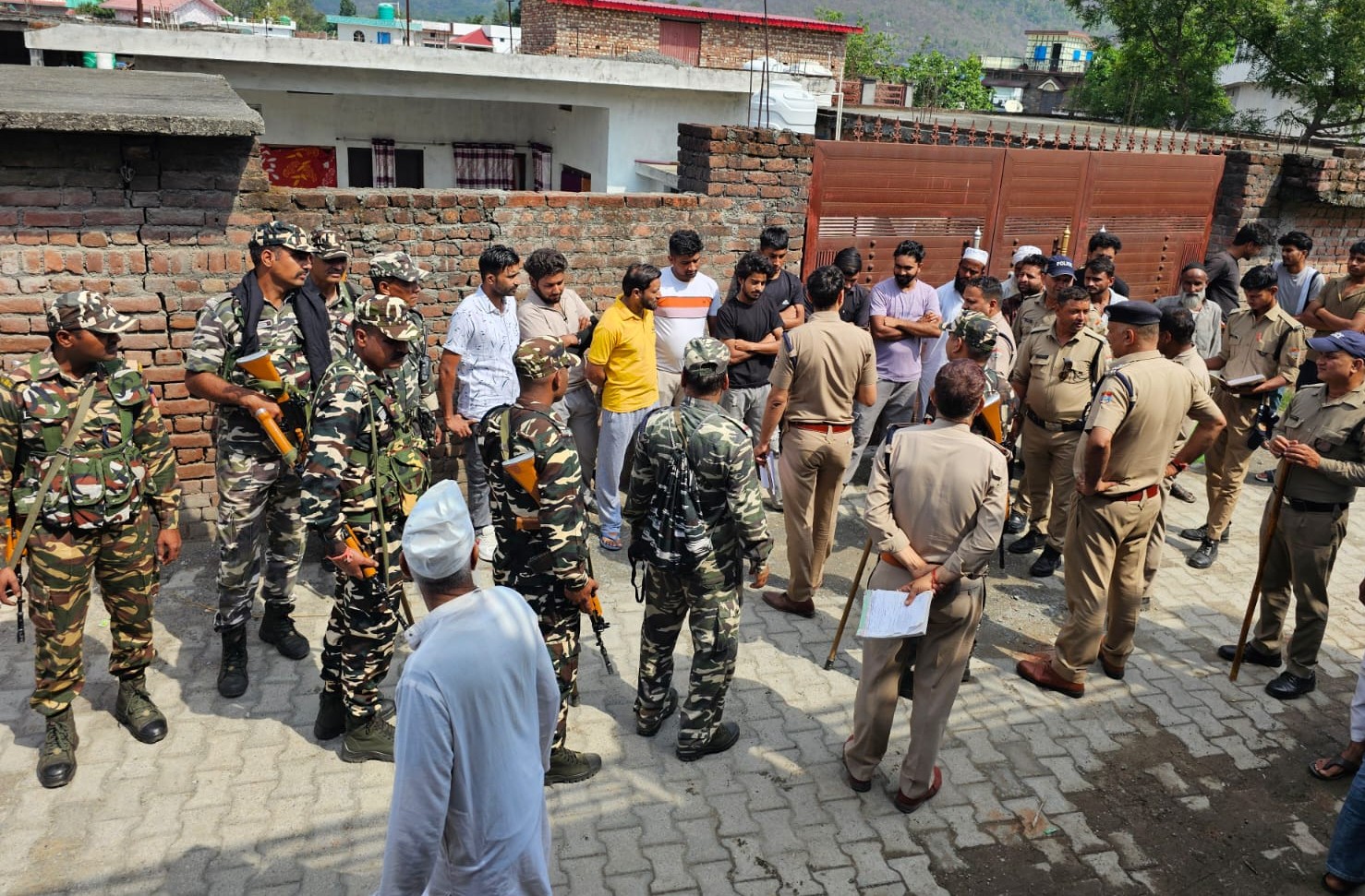 राज्यभर पडताळणी मोहिमेत गुंतलेल्या पोलिसांवर निमलष्करी दल
