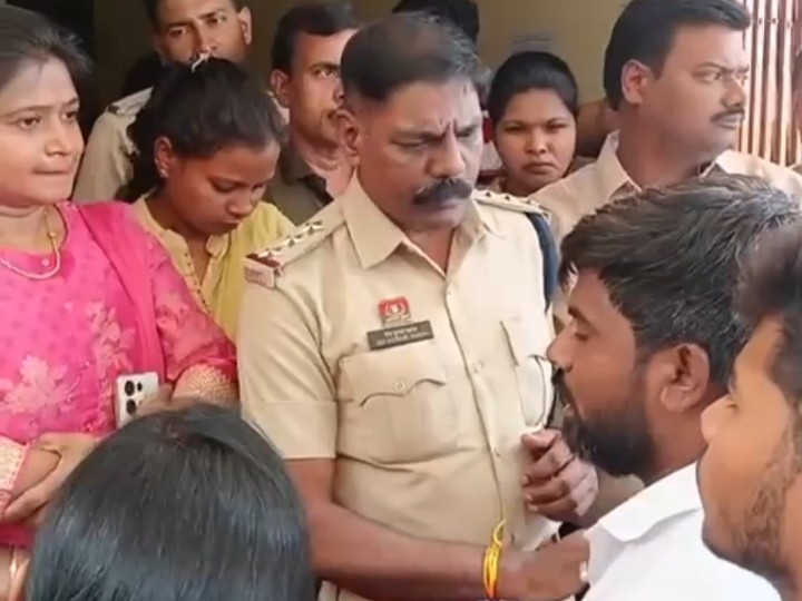 बाकी मोगरा नगर पालिका में तालाबंदी की कोशिश के दौरान जमकर हंगामा हुआ था।