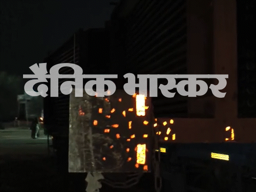 ट्रेलर से 3 फीट बाहर लोहे का एंगल निकला हुआ था जिससे मिनी ट्रक जा भिड़ी।