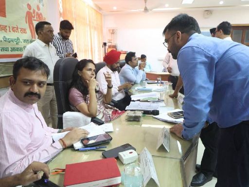 यह तस्वीर LDA में समाधान दिवस की है। (प्रतीकात्मक)