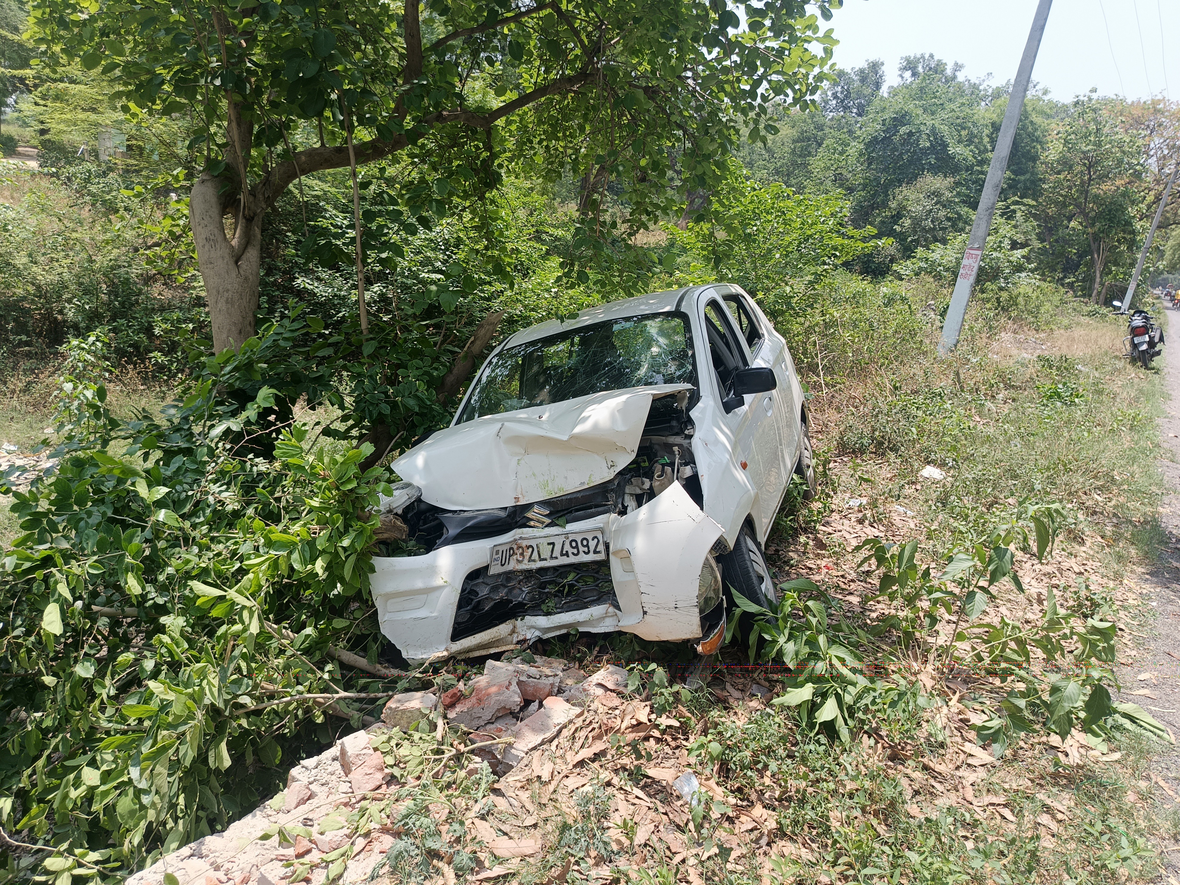 The car returning from the wedding procession collided with the culvert