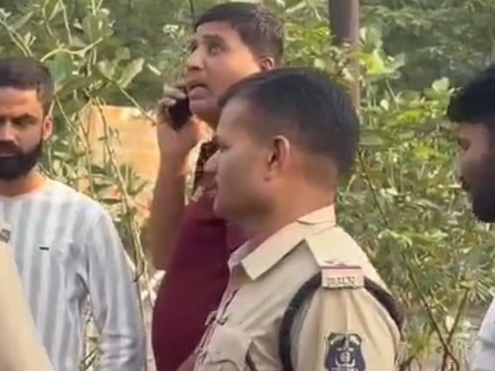 सिविल लाइन थाना पुलिस ने आरोपी के खिलाफ मामला दर्ज किया है।
