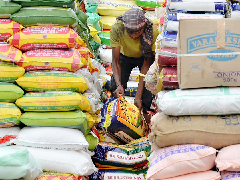 थोक महंगाई में मैन्युफैक्चर्ड प्रोडक्ट्स की हिस्सेदारी 63.75%, प्राइमरी आर्टिकल की हिस्सेदारी 22.62% है। - Dainik Bhaskar
