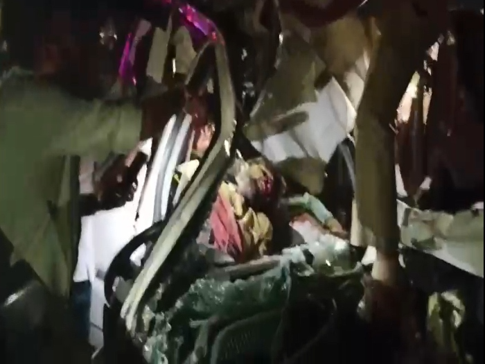 धमतरी में स्कार्पियो और ट्रैक्टर की भीषण टक्कर - Dainik Bhaskar