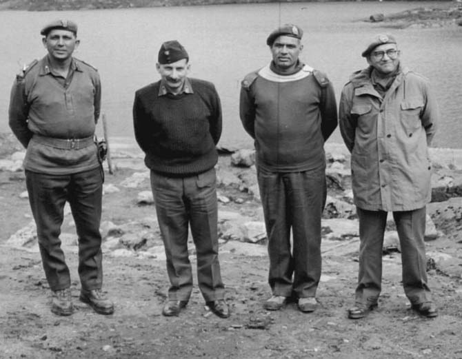 1967 की लड़ाई के बाद नाथू ला में जनरल मानेक शॉ के बाईं तरफ खड़े जनरल सगत सिंह।