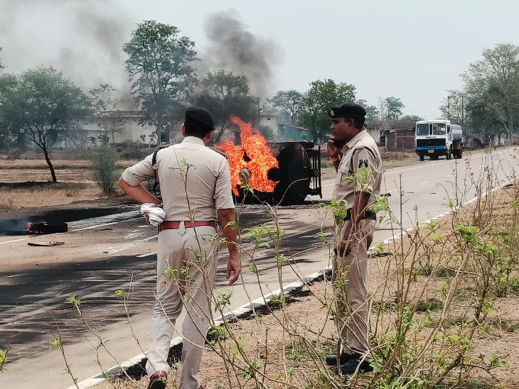 घटना स्थल पर पहुंची पुलिस की टीम