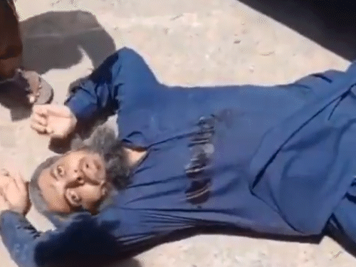 Saifullah continued to yearn for a long time after being shot near Nausea Falkara Chowk in Sindh, Pakistan. People kept watching him. He died here and he died.