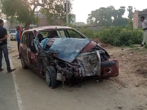 People returning from the wedding procession collided with a truck in ...