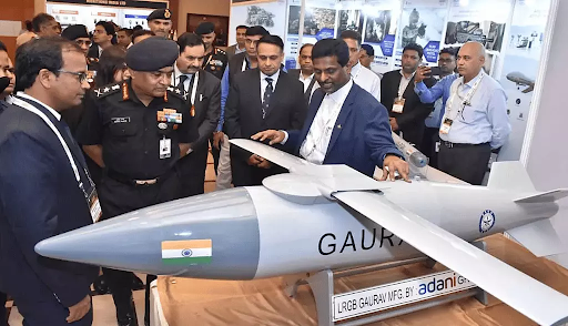अडाणी डिफेंस एंड एयरोस्पेस ने फरवरी में डीआरडीओ के साथ मिलकर बनाए व्हीकल-माउंटेड काउंटर-ड्रोन सिस्टम को अनवील किया था।