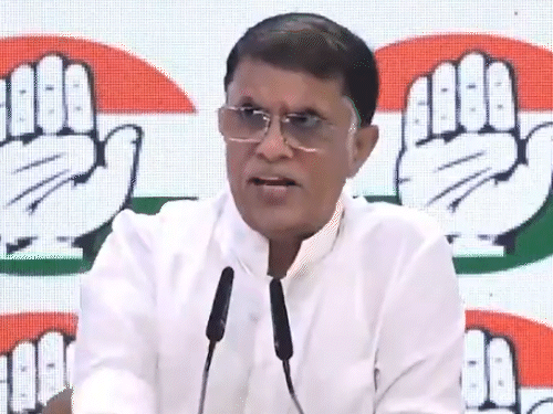 कांग्रेस प्रवक्ता पवन खेड़ा ने प्रेस कॉन्फ्रेंस कर विदेश मंत्री एस. जयशंकर पर आरोप लगाए।