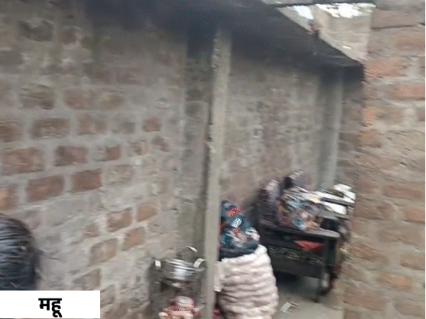 इंदौर के महू में कई घरों की टिन उड़ गईं और लोगों को परेशानी हुई।