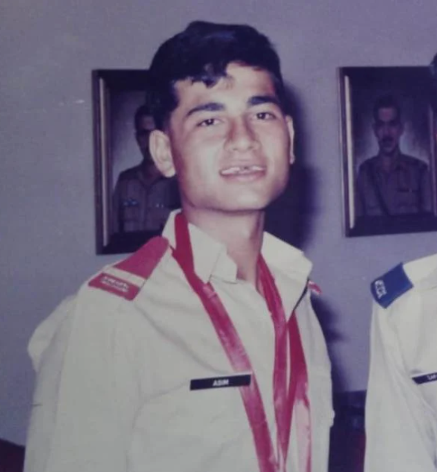 OTS में ट्रेनिंग के समय की मुनीर की तस्वीर।