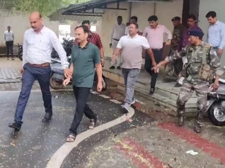 6 घंटे की पूछताछ के बाद विनय चौबे को अरेस्ट कर लिया गया