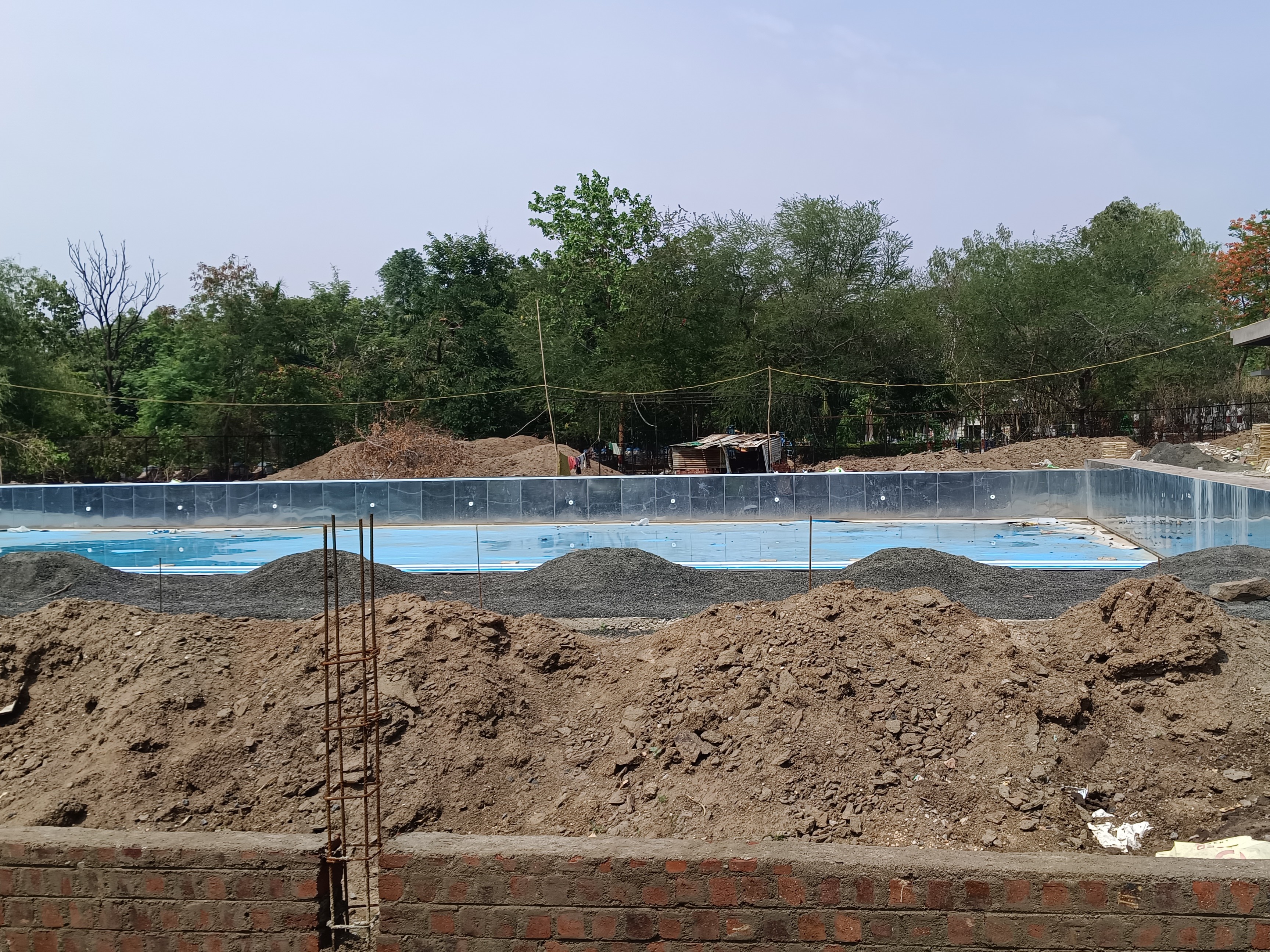 Md Roor Chkar Pool National level swimming pool is being built in Dhar | धार में बन रहा ...