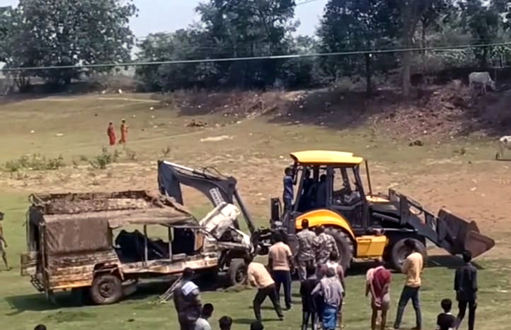 Schoolvehicle falls into pond in Hazaribagh, 22 children injured